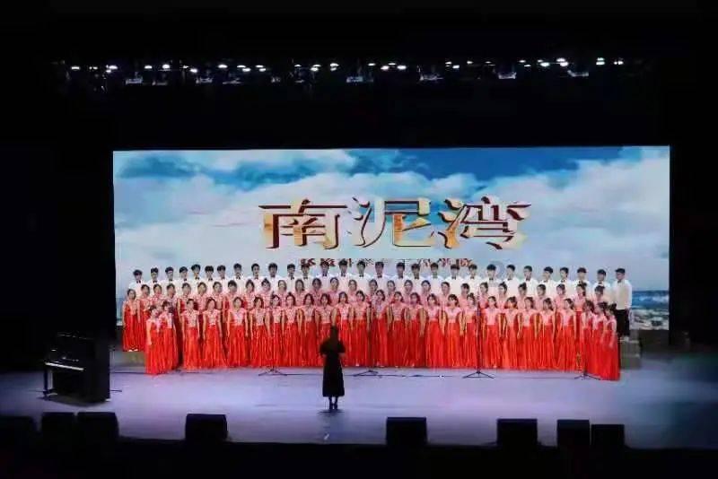 救援网球女孩